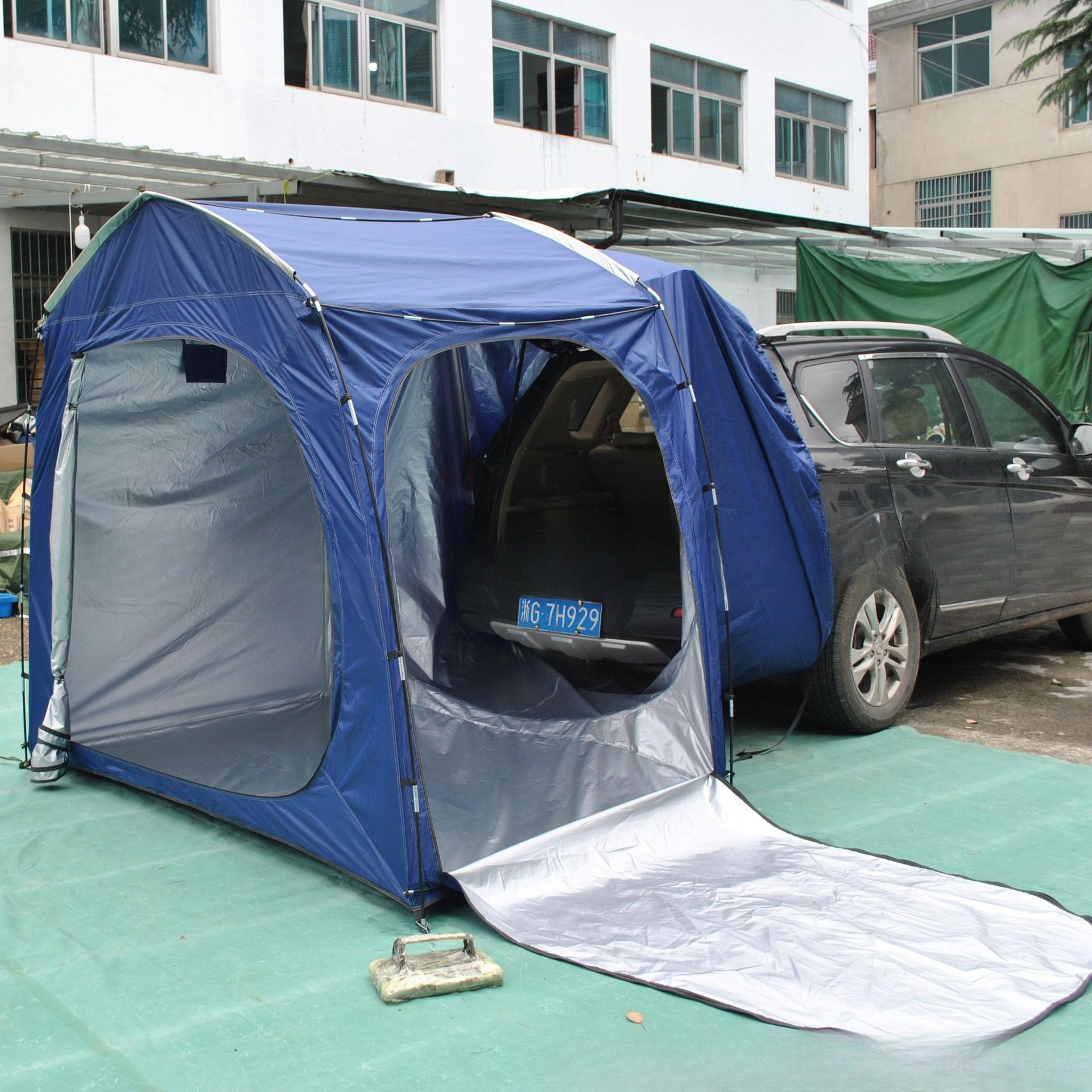 Easy to store full-model rear  - огляд і ціна Emergency Mylar Tent